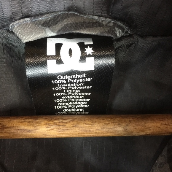 DC Women's Snowboard Jacket - Picture 7 of 8